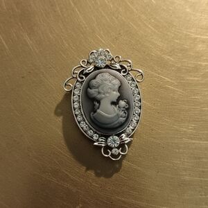 Elegant Silver Tone Cameo Brooch